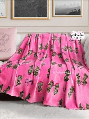 Juicy Couture Hot Pink Leopard Cheetah Print Coquette Bow Plush Throw Blanket